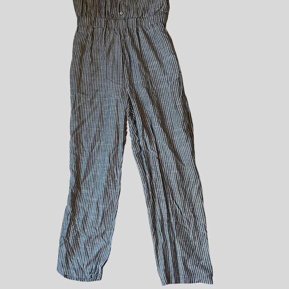 Sadie & Sage Gray and White Striped Jumpsuit – Size Small - Picture 5 of 10